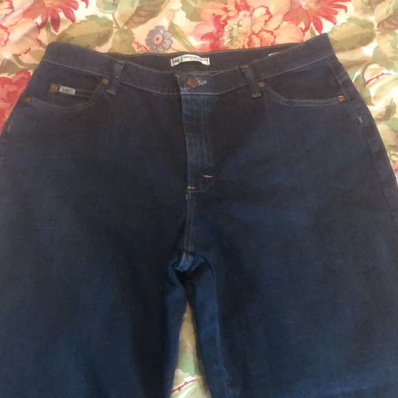LEE Denim Size 14 Short Relaxed Straight Leg Classic 5-pocket Jeans
$78 NEW - Picture 8 of 16